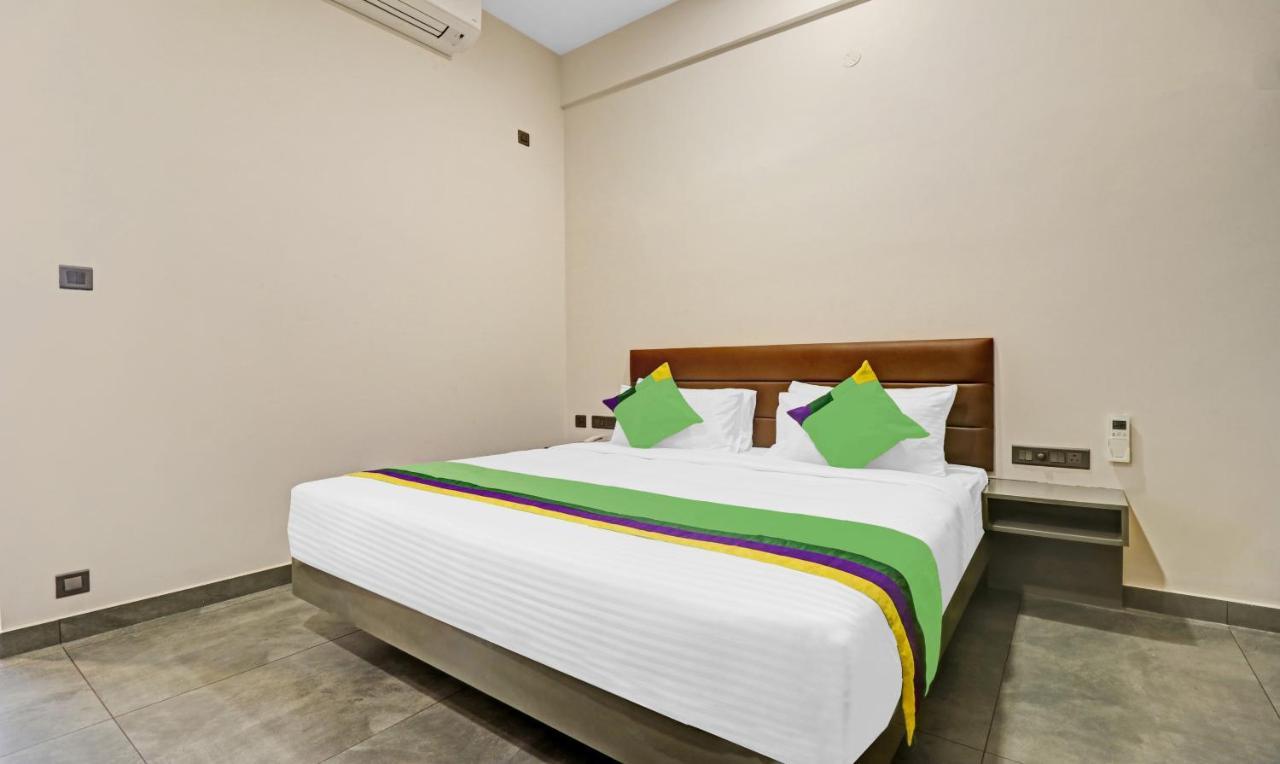 Kochi Treebo Grand Vistara Airport Suites מראה חיצוני תמונה
