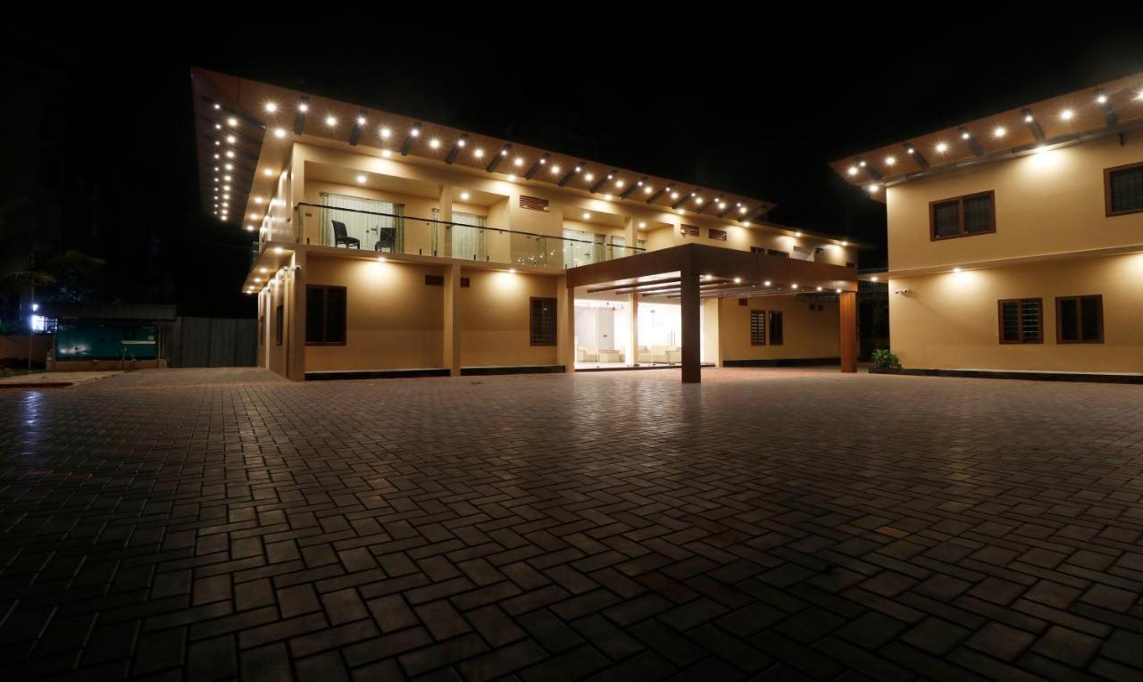 Kochi Treebo Grand Vistara Airport Suites מראה חיצוני תמונה