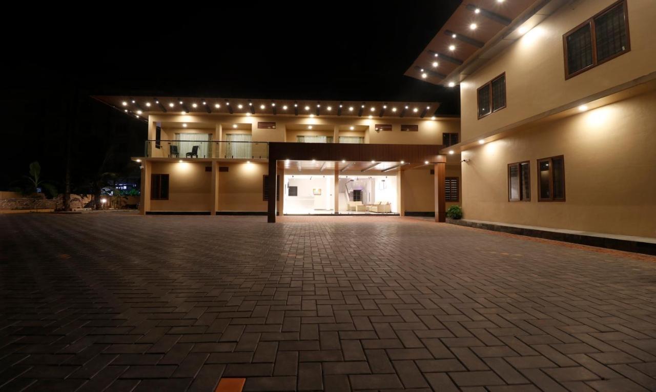 Kochi Treebo Grand Vistara Airport Suites מראה חיצוני תמונה